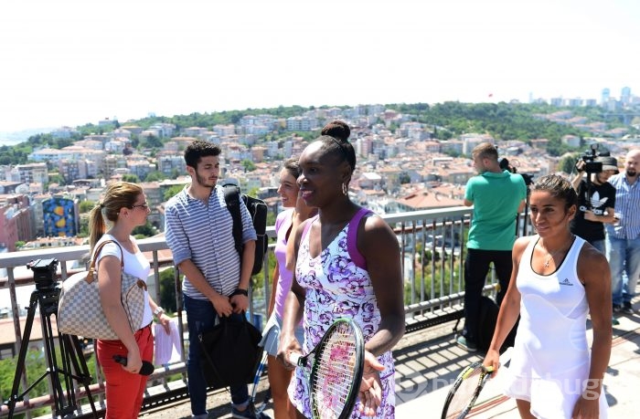Boğaziçi Köprüsü'nde tenis şov!