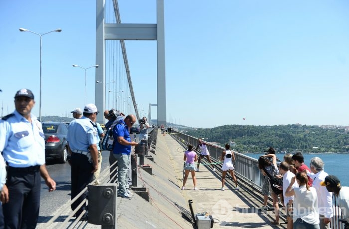 Boğaziçi Köprüsü'nde tenis şov!