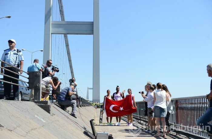 Boğaziçi Köprüsü'nde tenis şov!