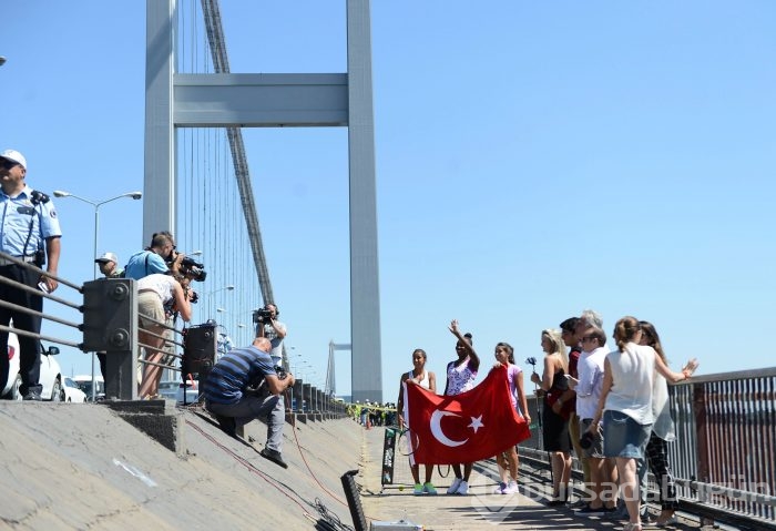 Boğaziçi Köprüsü'nde tenis şov!