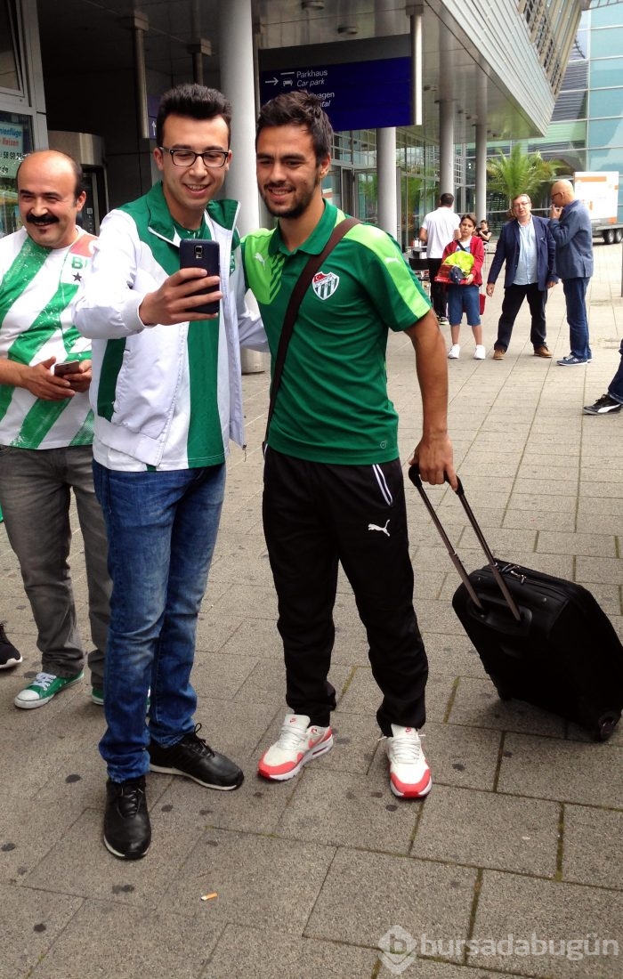 Bursaspor'a Almanya'da coşkulu karşılama