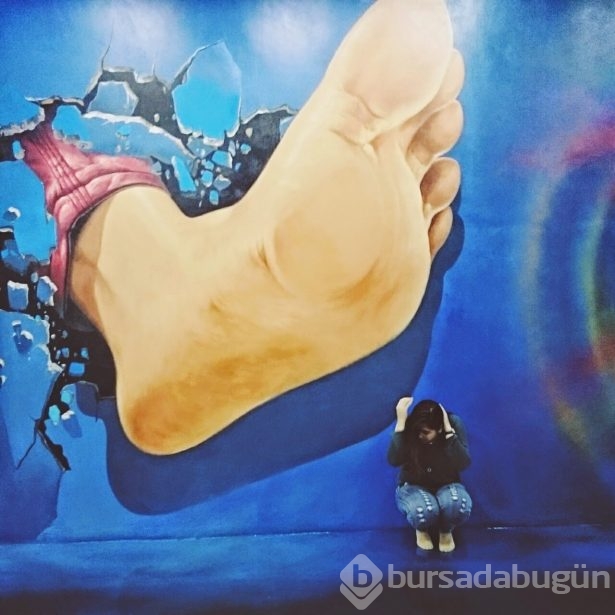 Bu müzeye girenler kendini kaybediyor