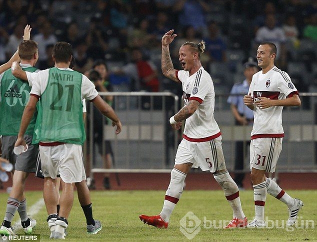 Milan,Inter'i Mexes'le yıktı!