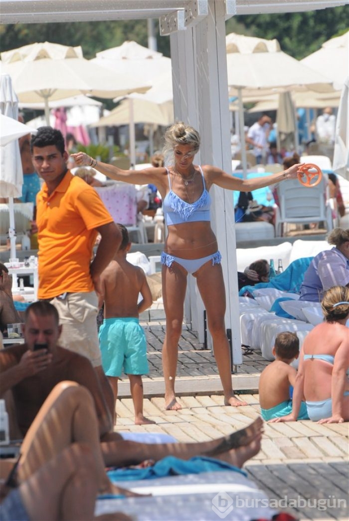 İç çamaşırlı fotoğraf krizi