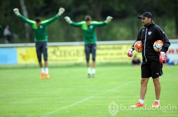Bursaspor yağmur altında çalıştı