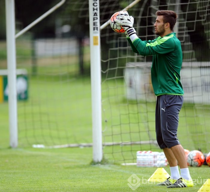 Bursaspor yağmur altında çalıştı