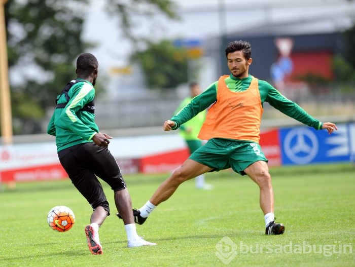 Bursaspor yağmur altında çalıştı