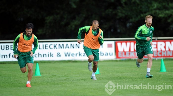 Bursaspor yağmur altında çalıştı