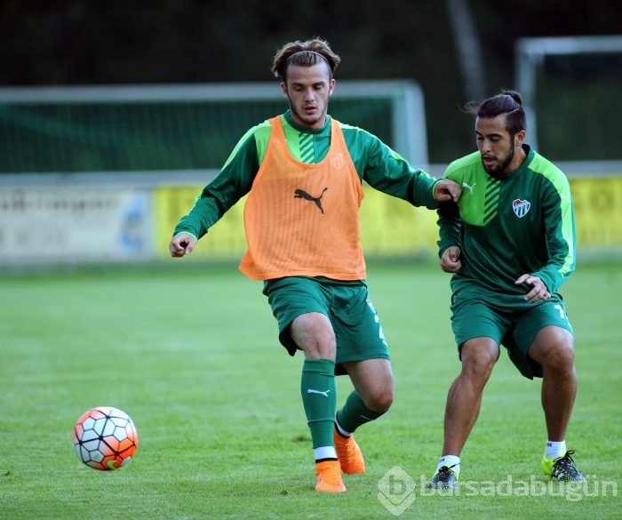 Bursaspor yağmur altında çalıştı
