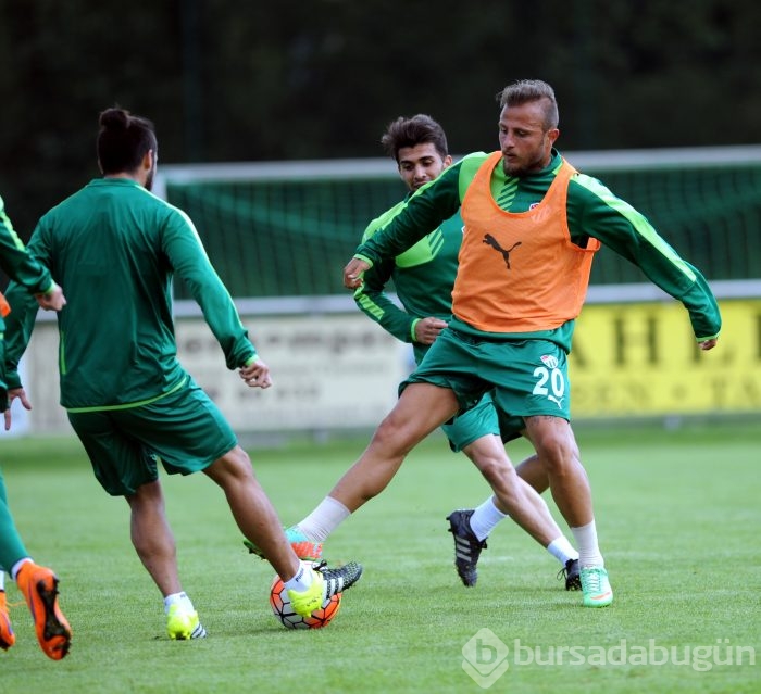 Bursaspor yağmur altında çalıştı