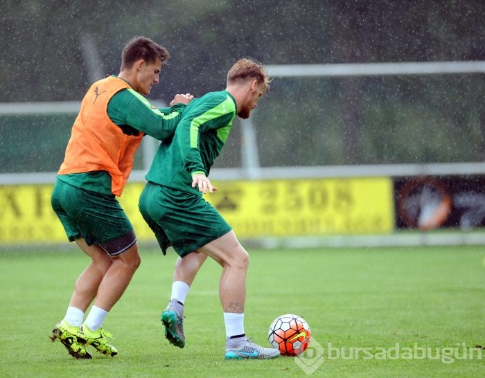 Bursaspor yağmur altında çalıştı