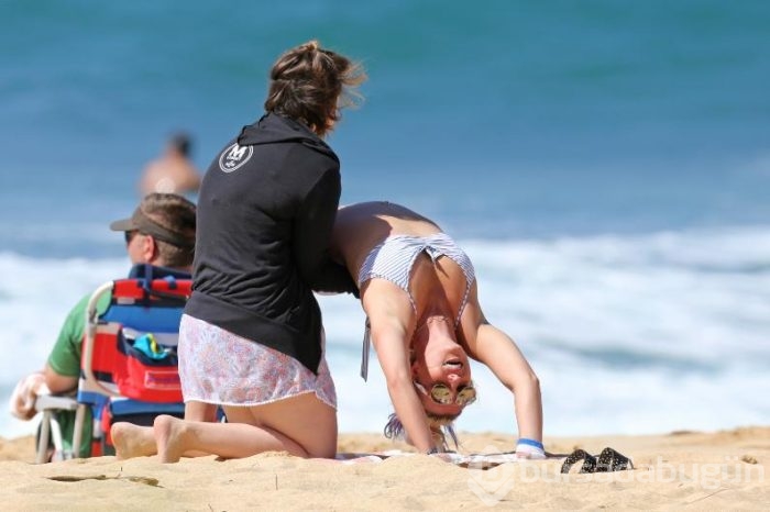 Brıtney Spears kumsalda yoga
