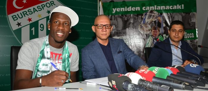 Luis Advincula resmen Bursaspor'da!