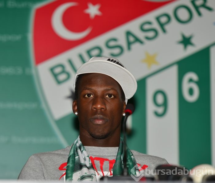 Luis Advincula resmen Bursaspor'da!