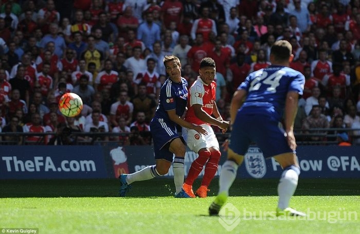 Arsenal kupayla başladı!