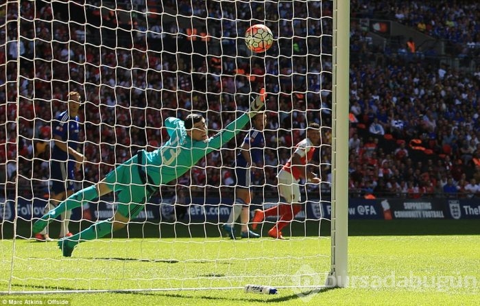Arsenal kupayla başladı!