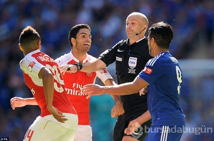 Arsenal kupayla başladı!