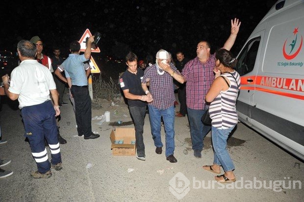 Bursa'da yolcu otobüsü TIR'a çarptı