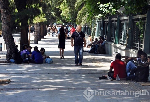 İzmir'e Suriyeli sığınmacıların akını