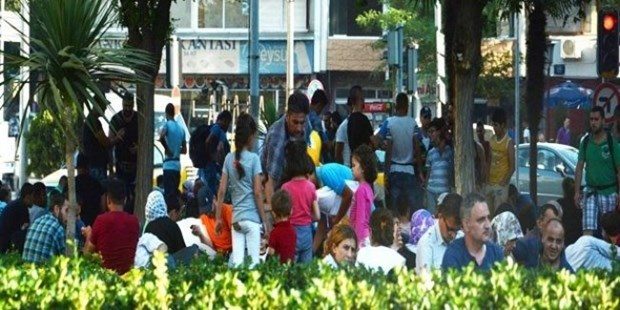 İzmir'e Suriyeli sığınmacıların akını