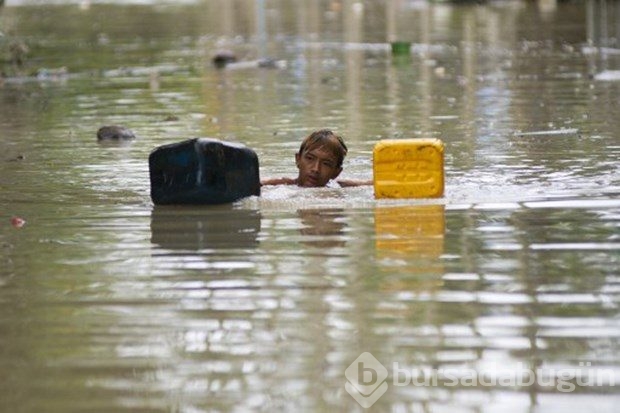 Myanmar'ı sel vurdu