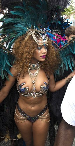 Rihanna yine coştu