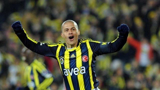 UEFA Türkiye'de oynamış en iyi yabancıları belirledi