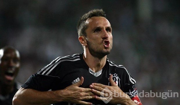 UEFA Türkiye'de oynamış en iyi yabancıları belirledi