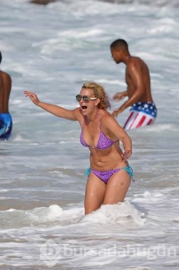 Britney Spears tatilde çoştu