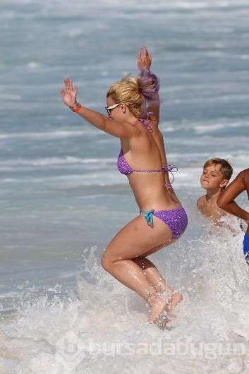 Britney Spears tatilde çoştu