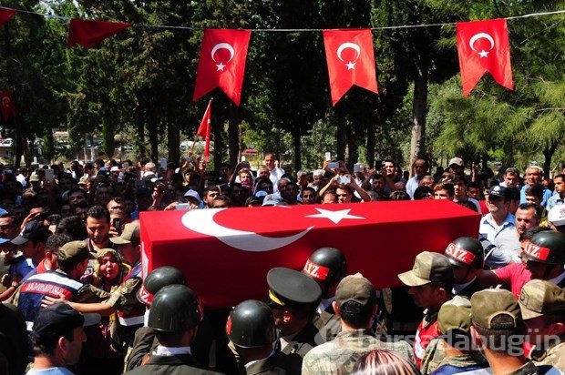 Şehit askerler son yolculuklarına uğurlandı