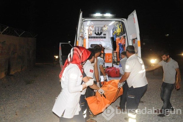 Hedefte polis vardı, minibüs geçerken patladı: 1 ölü