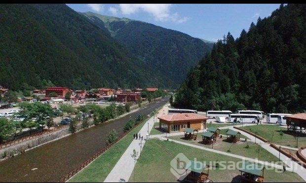 Yılda 2 milyon kişinin ziyaret ettiği göl