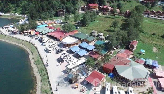 Yılda 2 milyon kişinin ziyaret ettiği göl