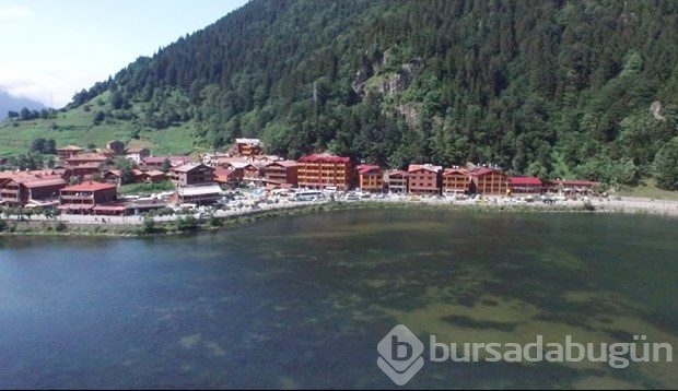 Yılda 2 milyon kişinin ziyaret ettiği göl
