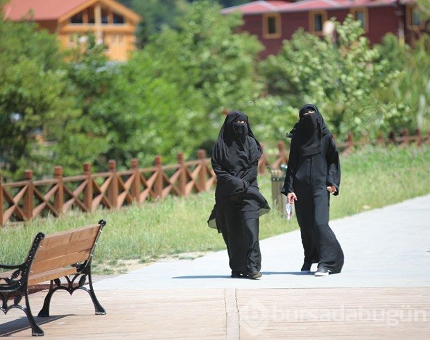 Yılda 2 milyon kişinin ziyaret ettiği göl