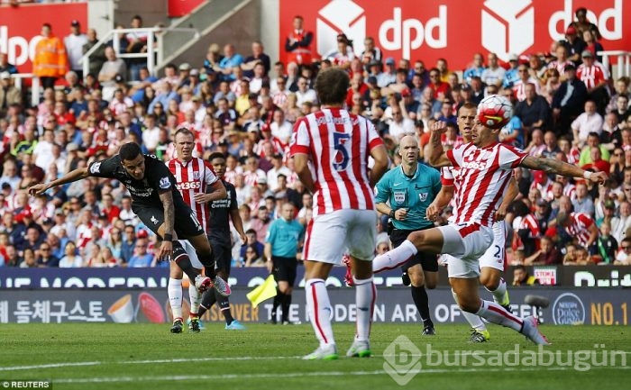 Liverpool'u Coutinho sırtladı!
