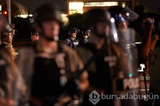 ABD'nin Ferguson kasabasında polisle çatışma
