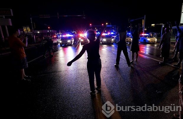 ABD'nin Ferguson kasabasında polisle çatışma