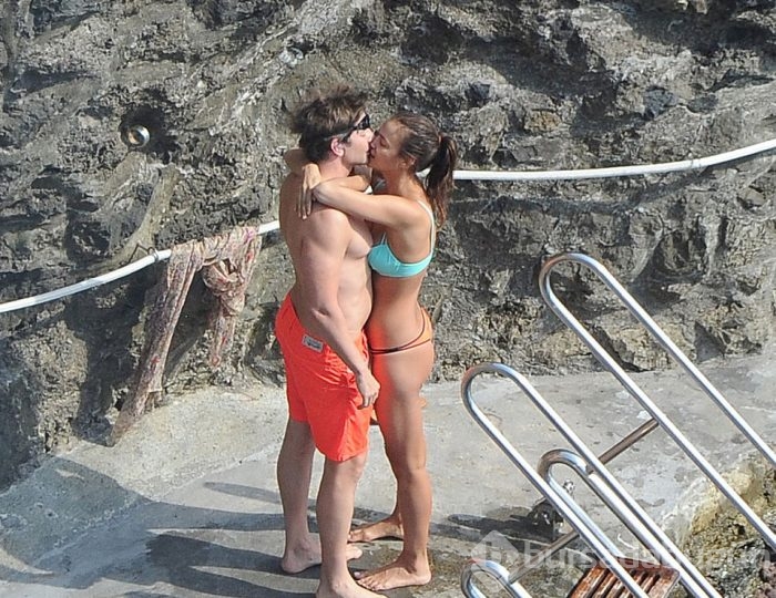 Irina Shayk yeni sevgilisiyle tatile çıktı.