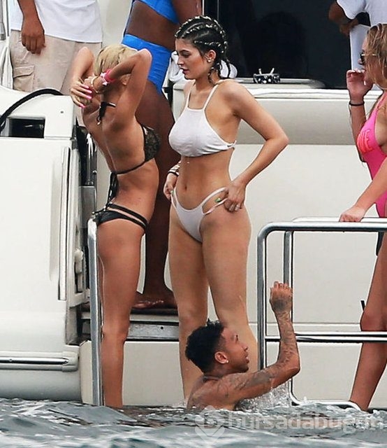 Kendal-Kylie Jenner kardeşler tatilde