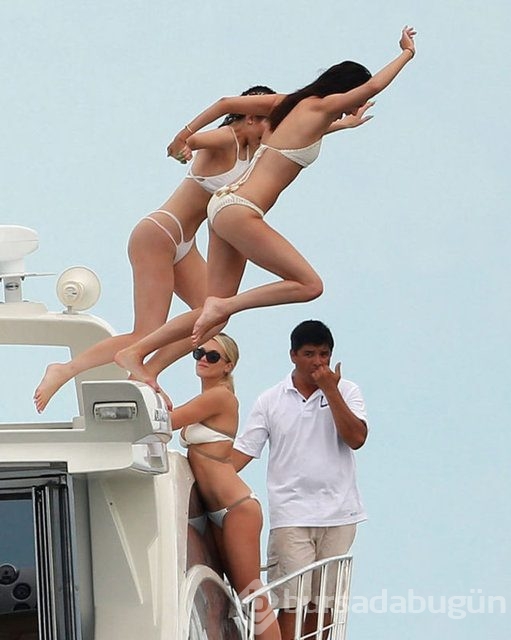 Kendal-Kylie Jenner kardeşler tatilde