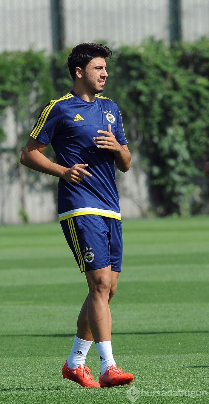 Ozan Tufan Fenerbahçe'de ilk antrenmanına çıktı