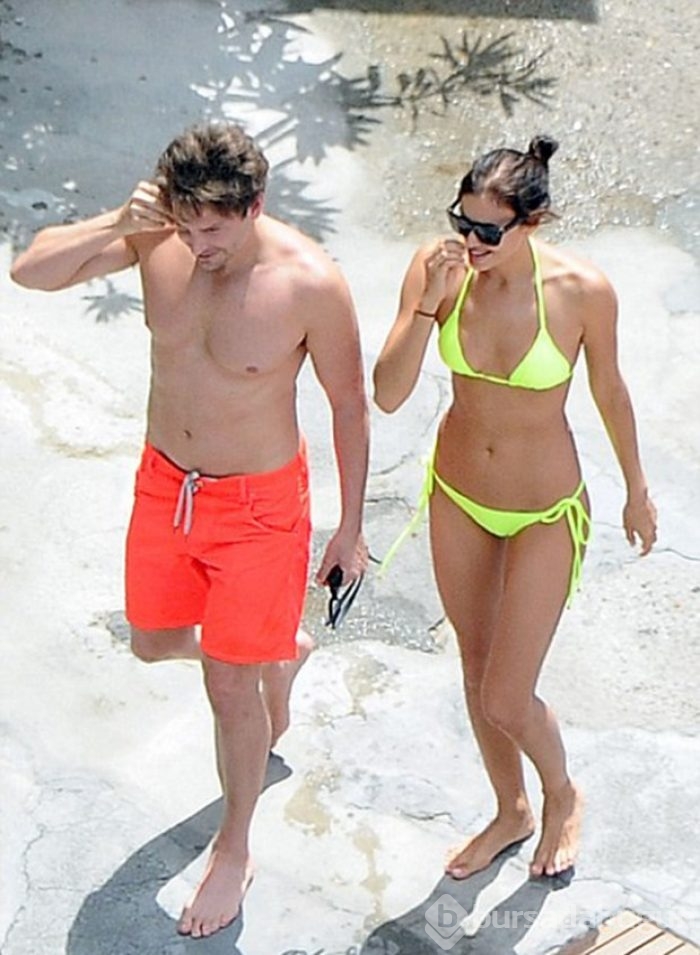 Bradley Cooper ve Irina Shayk rüya tatile devam ediyor