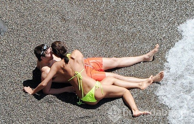 Bradley Cooper ve Irina Shayk rüya tatile devam ediyor