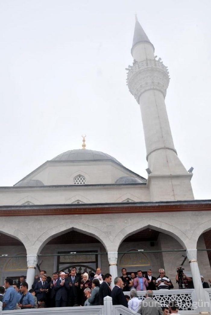 Cumhurbaşkanı Erdoğan Kıbledağı camisinin açılışını yaptı