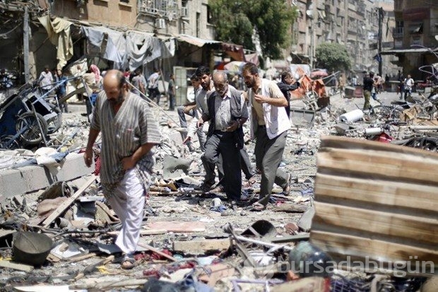 Esad'ın savaş uçakları pazar yerini bombaladı