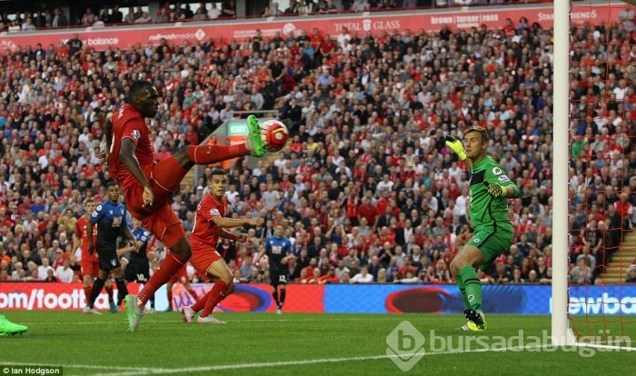 Liverpool'u Benteke sırtladı!