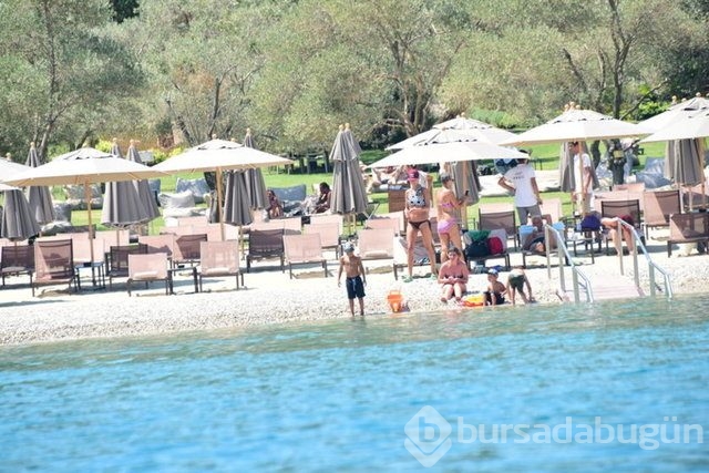 Çağla Şıkel-Emre Altuğ  Bodrumda