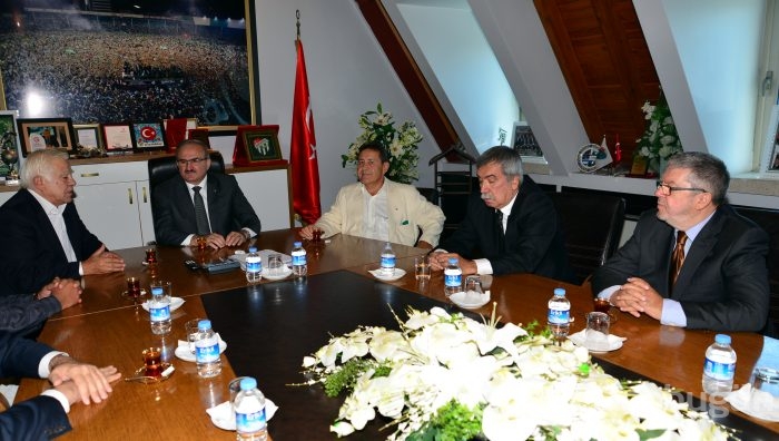 Vali Karaloğlu'ndan Divan kuruluna ziyaret